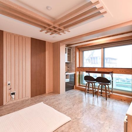 Hotel Topsville Kangrung Kültér fotó