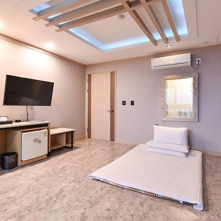 Hotel Topsville Kangrung Kültér fotó