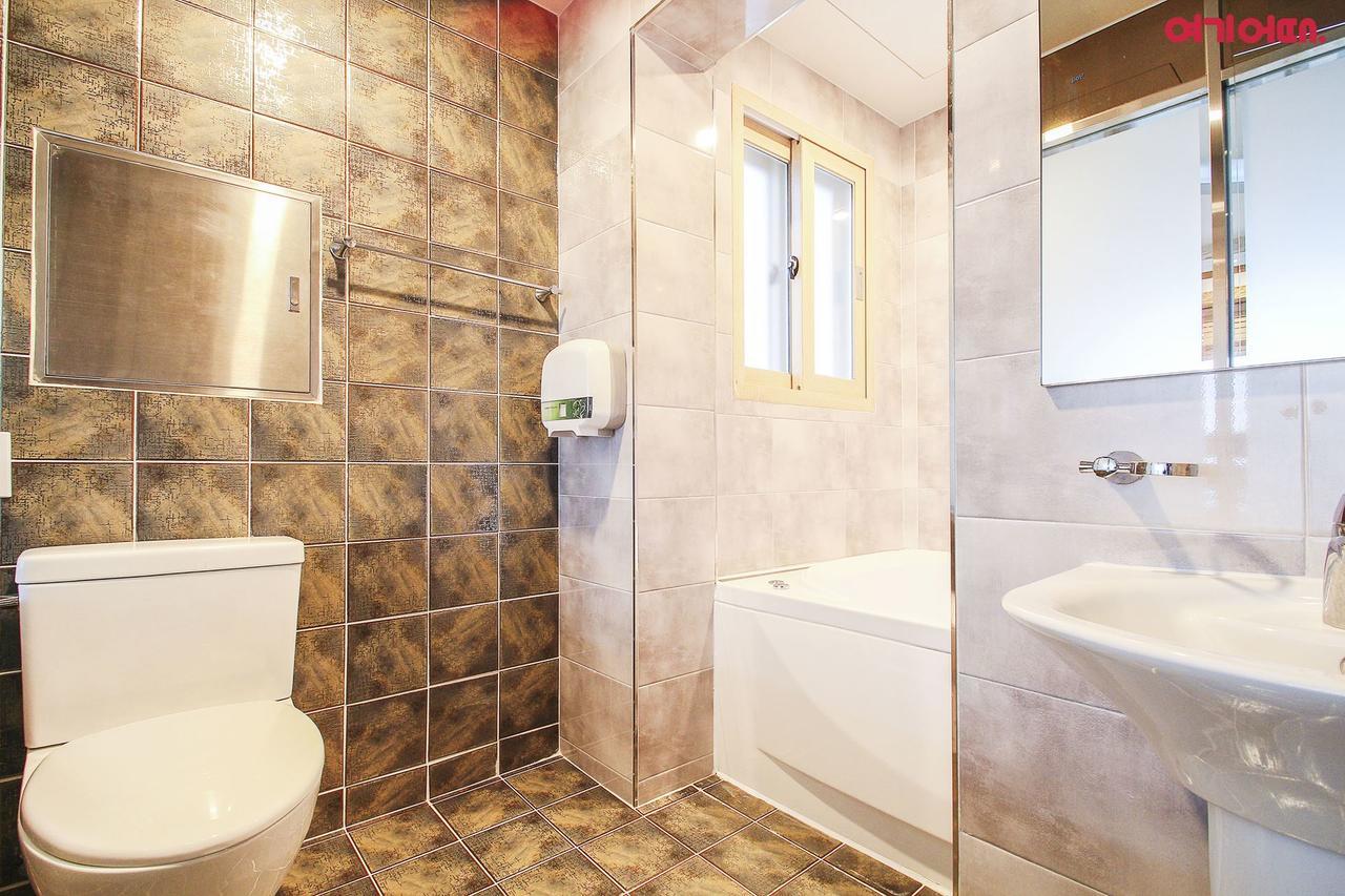 Hotel Topsville Kangrung Kültér fotó