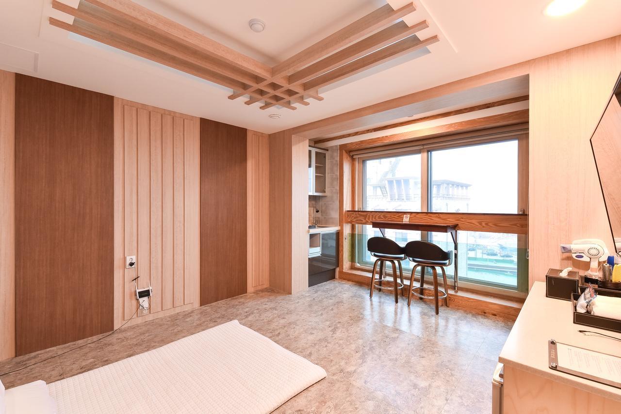 Hotel Topsville Kangrung Kültér fotó