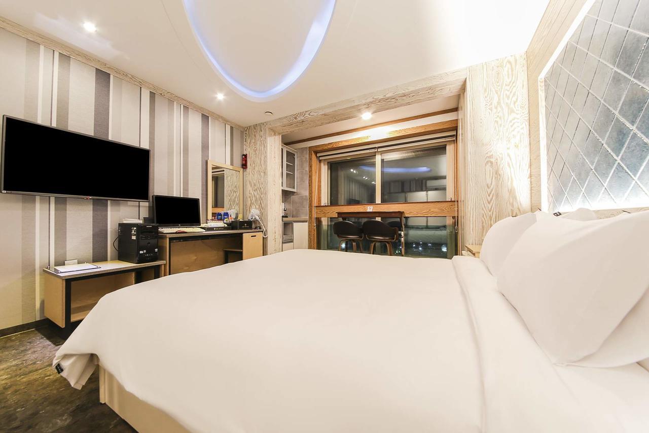 Hotel Topsville Kangrung Kültér fotó