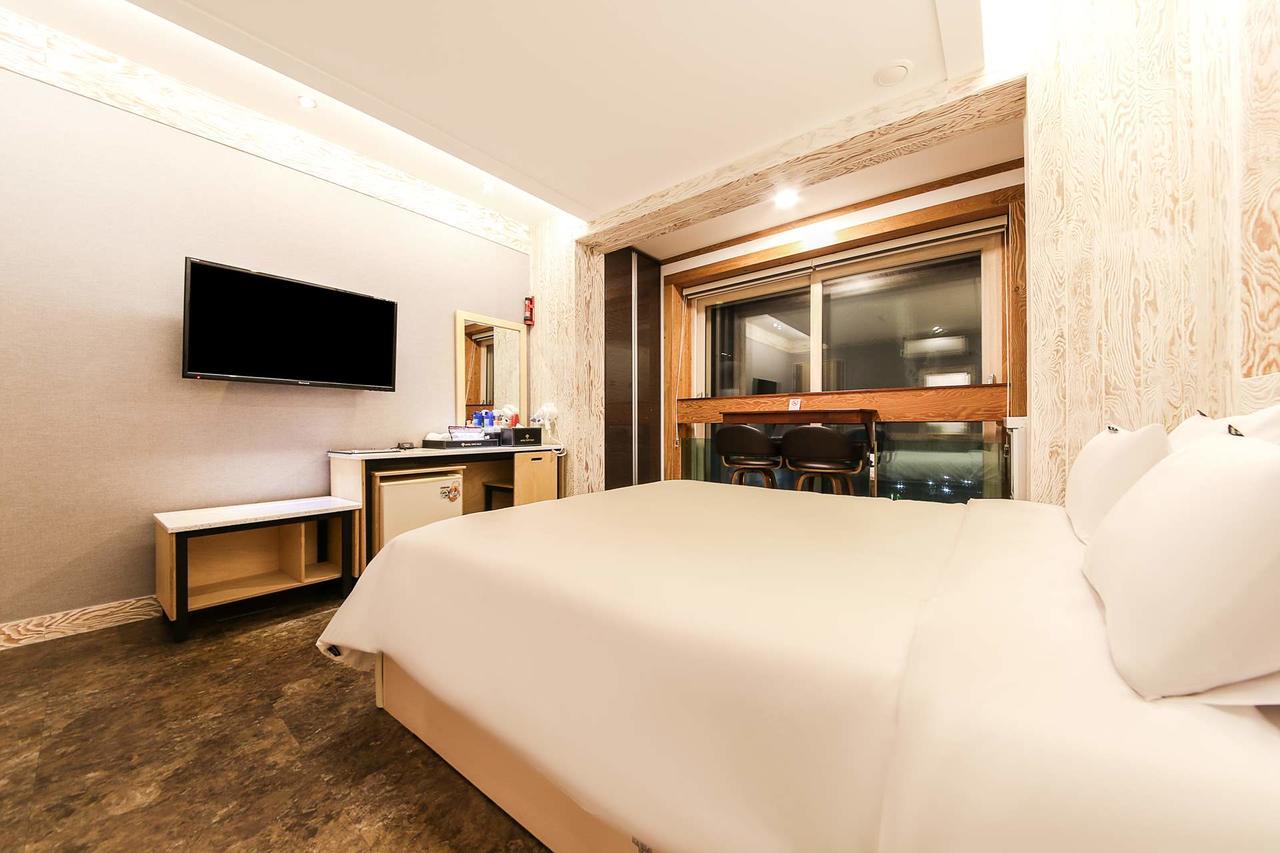 Hotel Topsville Kangrung Kültér fotó