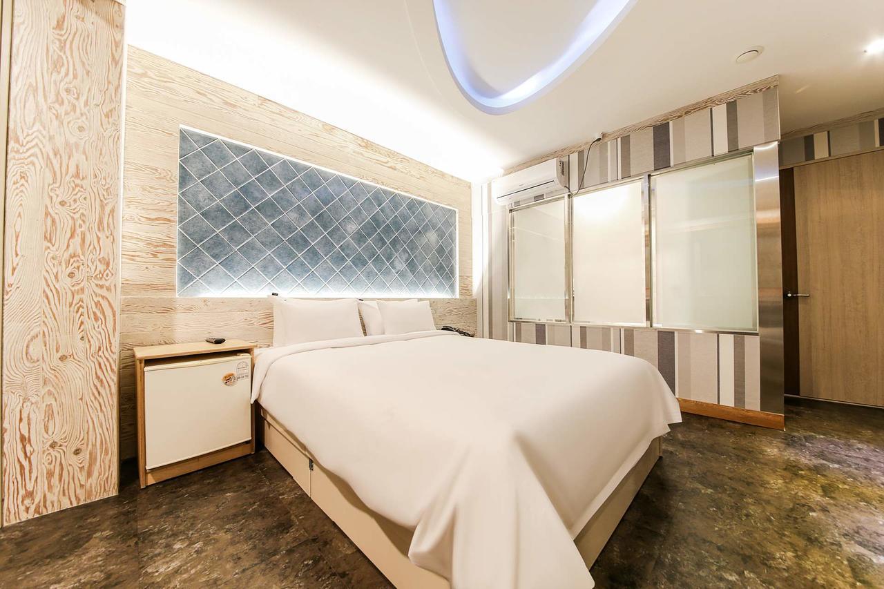 Hotel Topsville Kangrung Kültér fotó