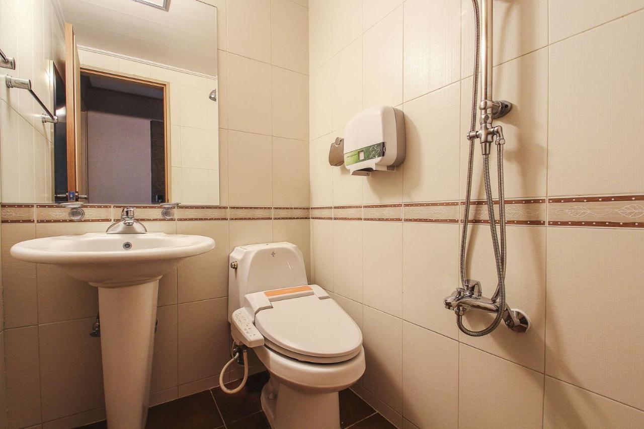 Hotel Topsville Kangrung Kültér fotó